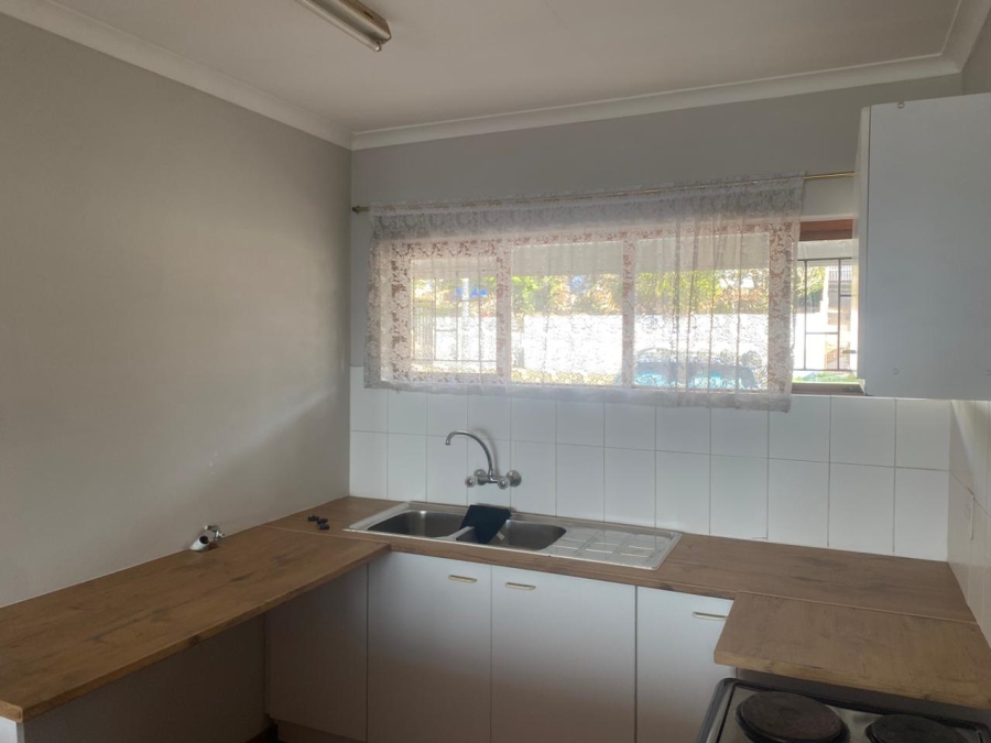 To Let 2 Bedroom Property for Rent in Mossel Bay Central Western Cape